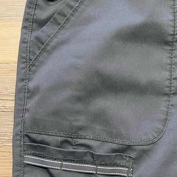 Cherokee Infinity Gray Scrub Set - Picture 7 of 10